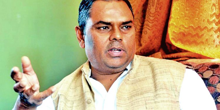 सिराहामा ढल्यो जसपाको खम्बा, केन्द्रदेखि नगरसम्मका नेताले दिए सामूहिक राजीनामा