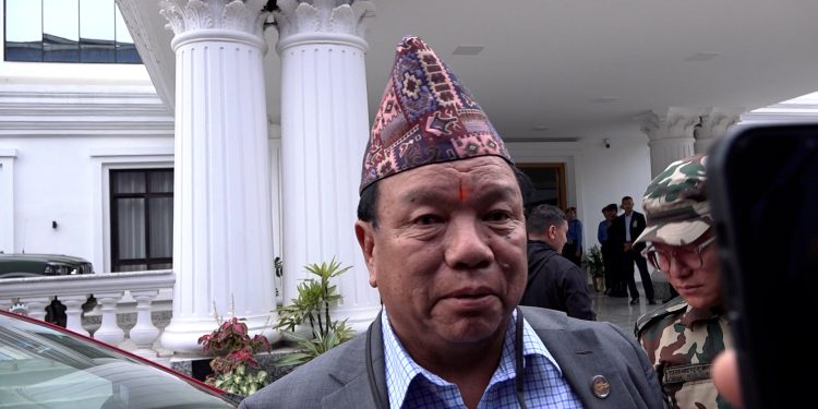 मन्त्रालयमै डेरा जमाएका मन्त्री महावीर पुन के गर्दैछन्?